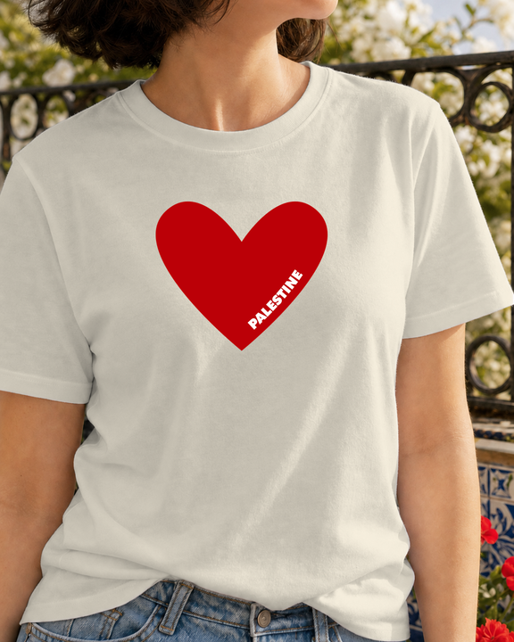 Watermello mockup | TShirt - Pali Heart | Natural | model 2